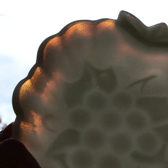 Vtg Milk Glass Grape  Shaped Bowl - Picture 6 of 6